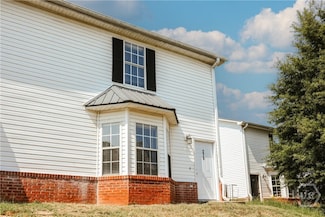 275 Westchester Cir, Athens, GA 30606