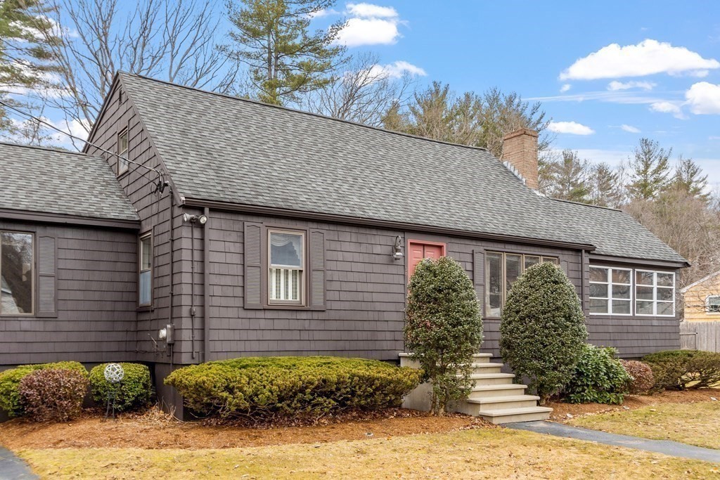20 Pleasant St, North Reading, MA 01864