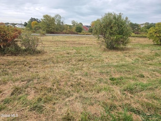 80 Mcbride Rd, Clifton Park, NY 12065