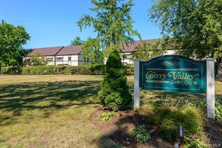 127 15th St Unit E 2, Garden City, NY 11530