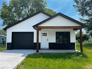 26 S Olive St, Sullivan, MO 63080