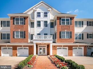 15221 Royal Crest Dr Unit 206, Haymarket, VA 20169