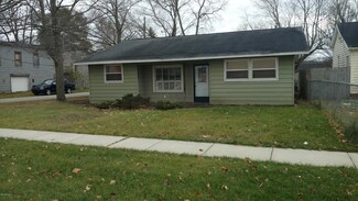201 W Clinton St, Augusta, MI 49012