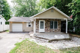 1035 Kusterer Dr NW, Grand Rapids, MI 49534