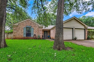 416 Thorn Wood Dr, Euless, TX 76039