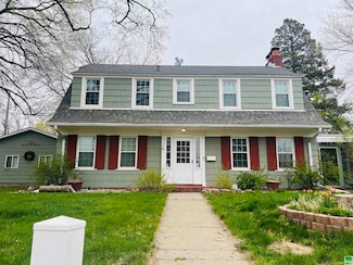 2703 Jackson St, Sioux City, IA 51104