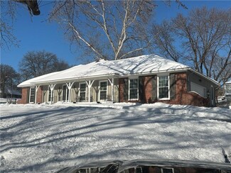 2324 W 104th St, Leawood, KS 66206