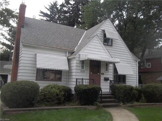 4664 W 220th St, Cleveland, OH 44126