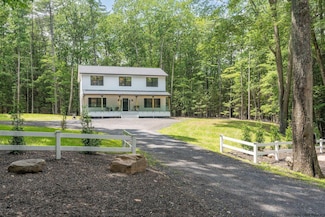 32 Maurizi Ln, Woodstock, NY 12498