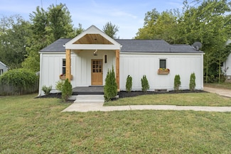 1062 Horseshoe Dr, Nashville, TN 37216