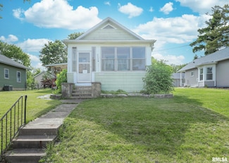 1036 30th St, Rock Island, IL 61201