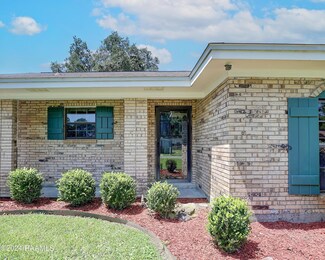 214 Debby Dr, Lafayette, LA 70503