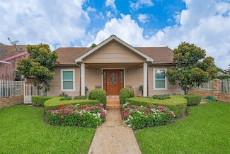 7833 Narcissus St, Houston, TX 77012