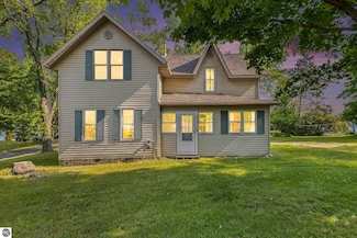 418 Grover St, Marion, MI 49665
