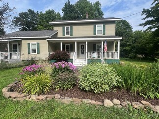 18 Stewart St, Pulaski, NY 13142