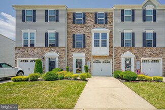 40 Village Green Ln, Gloucester Township, NJ 08081