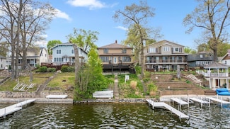 8241 E Wade Ln, North Webster, IN 46555