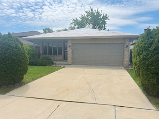 759 Mcarthur Ct, Dolton, IL 60419