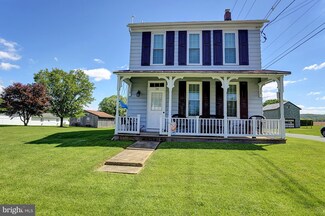 18 S Main St, Oley, PA 19547