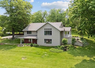 11 Hearst Dr, Tipton, IA 52772