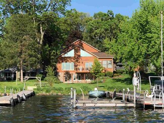 N4235 Hillside Ln, Cambridge, WI 53523