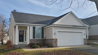 1607 Johnny Cake Ridge Ln, Saint Paul, MN 55122
