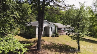 25 Uplands Rd, Brevard, NC 28712