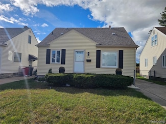 25795 Groveland St, Roseville, MI 48066