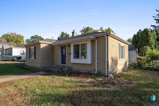 817 W 27th St, Sioux Falls, SD 57105