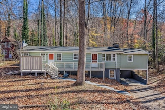 572 Johnnycake Ln, Harpers Ferry, WV 25425