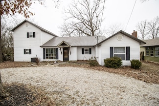 138 S Hickory St, Forsyth, MO 65653