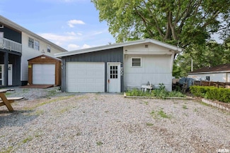 205 Railroad, New Boston, IL 61272