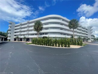 12945 Vanderbilt Dr Unit 403, Naples, FL 34110