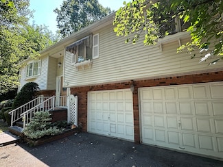 1013 Montgomery St, Chicopee, MA 01013