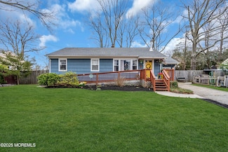 17 Glenwood Dr, Bayville, NJ 08721