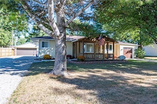 11 Iola Ct, Bethany, IL 61914