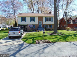 907 Main St, Deale, MD 20751