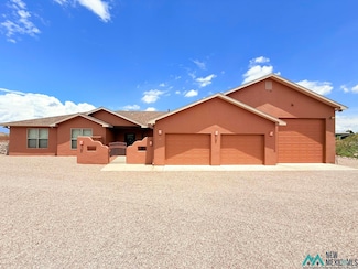 101 Blue Jay St, Elephant Butte, NM 87935