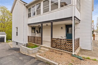 316 Washington St, West Warwick, RI 02893