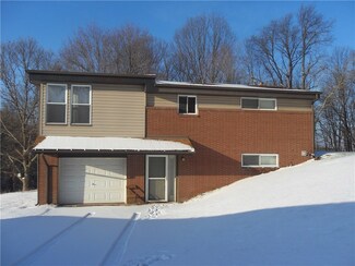 33 Horse Shoe Ln, Tarentum, PA 15084