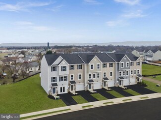 184 Huntwell Blvd W, Ranson, WV 25438