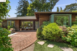 1270 Queens Rd, Berkeley, CA 94708