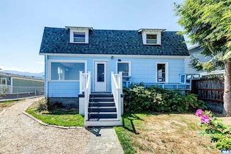 812 W 4th St, Port Angeles, WA 98363