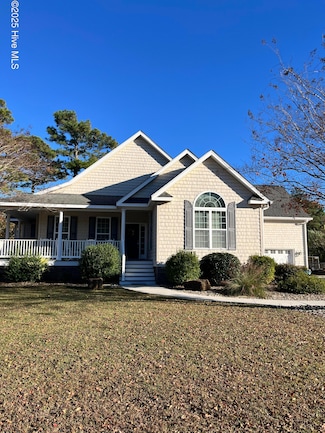 1704 Ivory Gull Dr, Morehead City, NC 28557