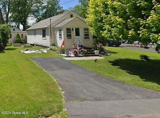 7 N 3rd St, Cohoes, NY 12047