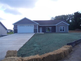 7 Vincent Dr, Uniontown, PA 15401