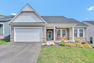 2145 Kings Walk Dr NE, Roanoke, VA 24012