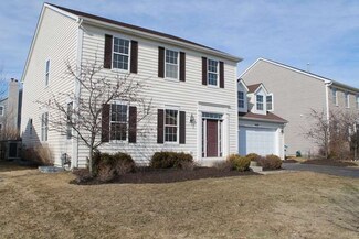 449 Mooresfield St, Elgin, IL 60124