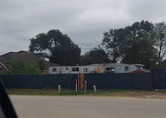 518 E Sycamore St, Fresno, TX 77545