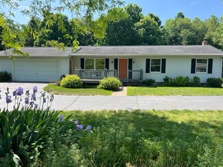 1249 W Hughes St, Marshall, MI 49068